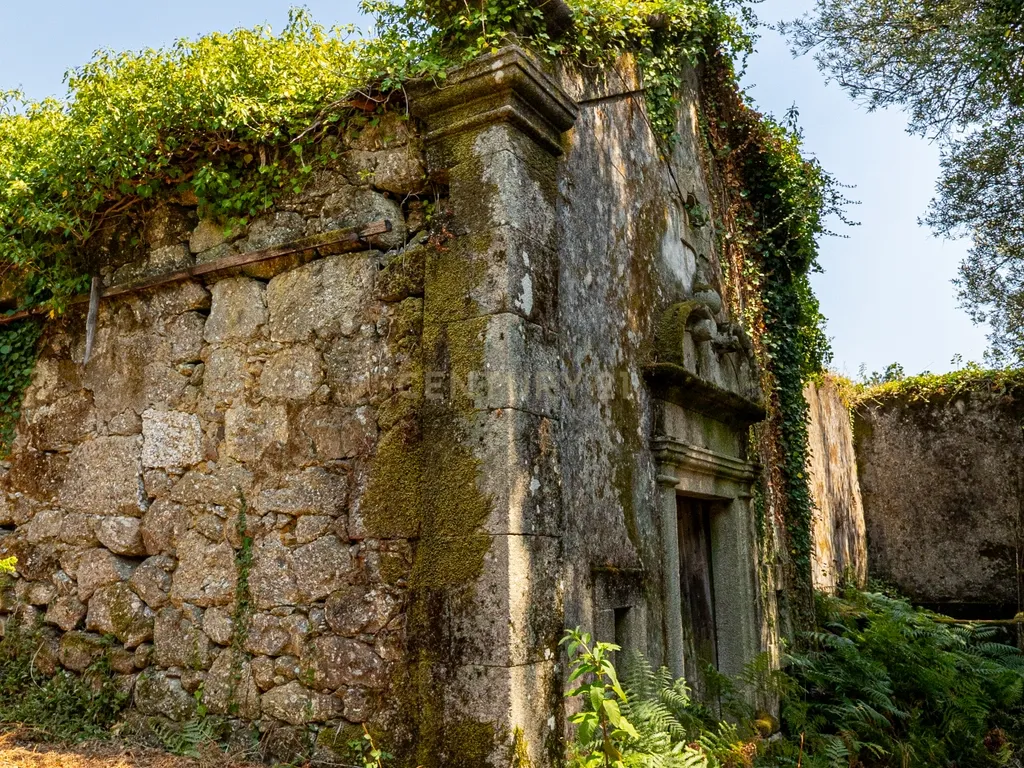 Quinta para reconstrução , em Anais, em Ponte de Lima – a vila mais antiga de Portugal. - Image 5