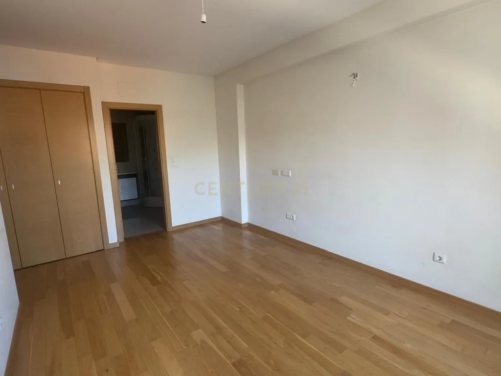 Apartamento T3 na Alta de Lisboa com Box para 2 Viaturas - Image 17