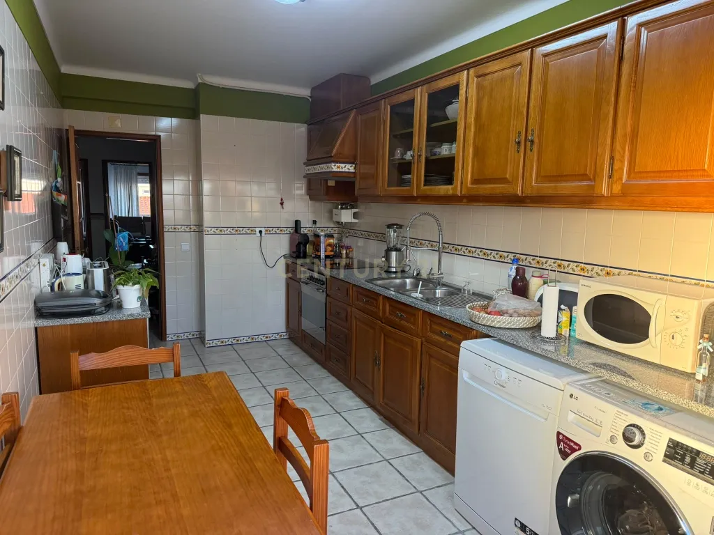 Apartamento T2 com possiblidade de T4, Entroncamento - Image 4