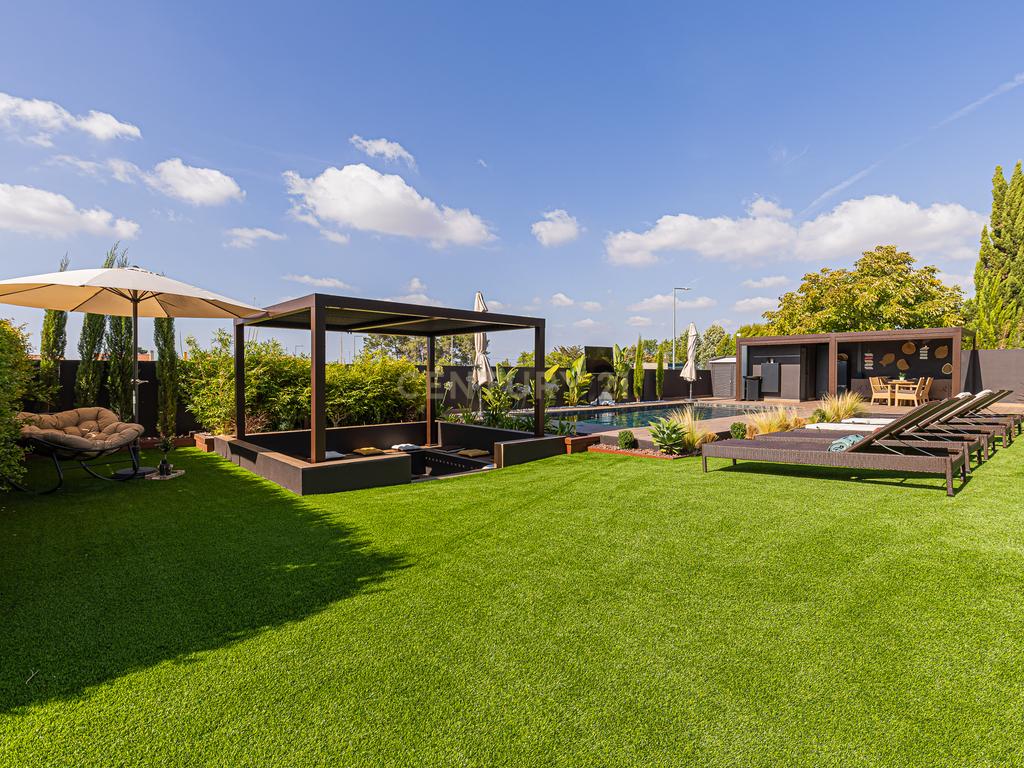 Moradia T4 de luxo, lote de gaveto 805m2, com cave e piscina. - Image 46