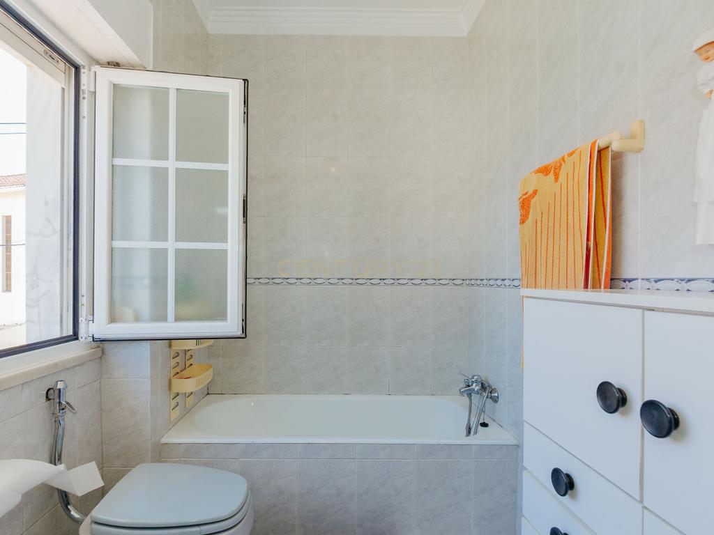 Arrendamento de Quarto para Estudante em Moradia em Lisboa - Image 10
