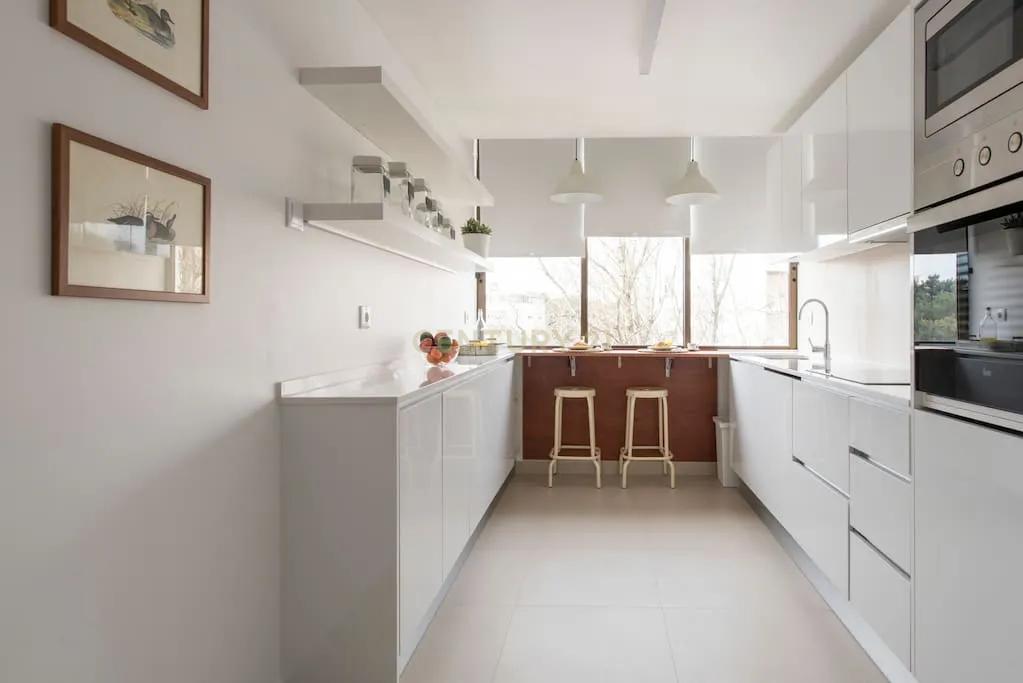 Apartamento T3 Renovado para Arrendamento no Edifício Navegador – Cascais - Image 19