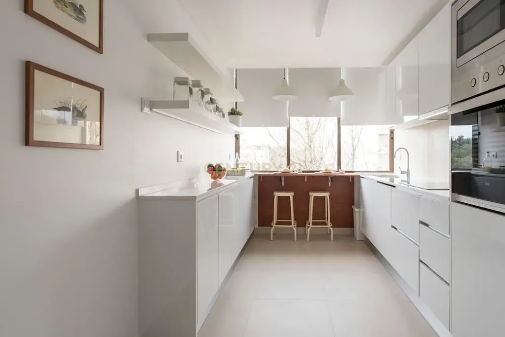 Apartamento T3 Renovado para Arrendamento no Edifício Navegador – Cascais - Image 19