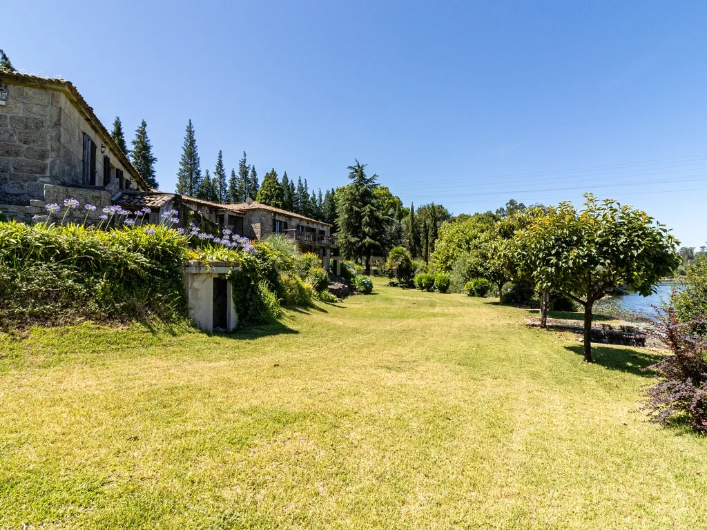 Casa das Azenhas – Charme e Exclusividade à Beira do Rio Cávado - Image 30