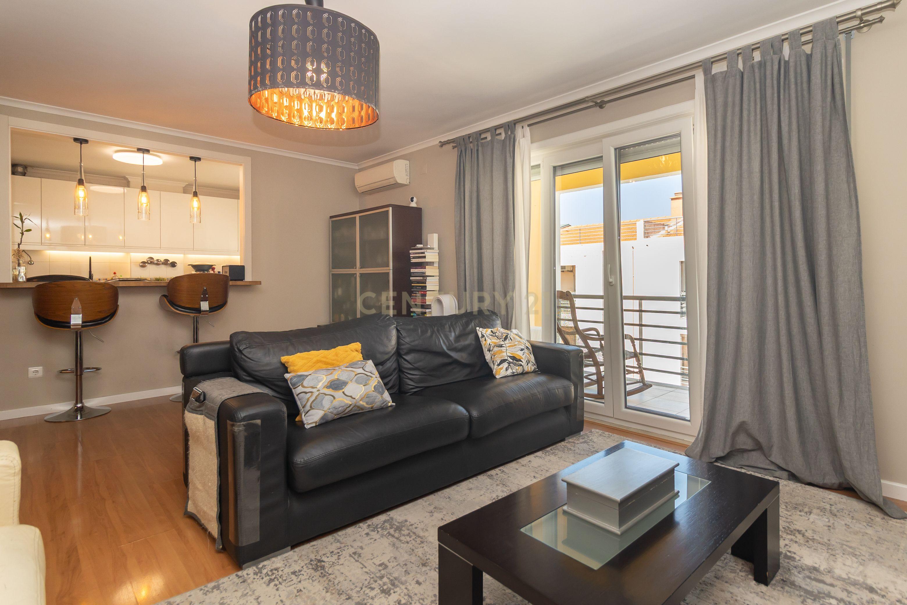 Apartamento T3 nas Colinas da Arrábida - Image 1