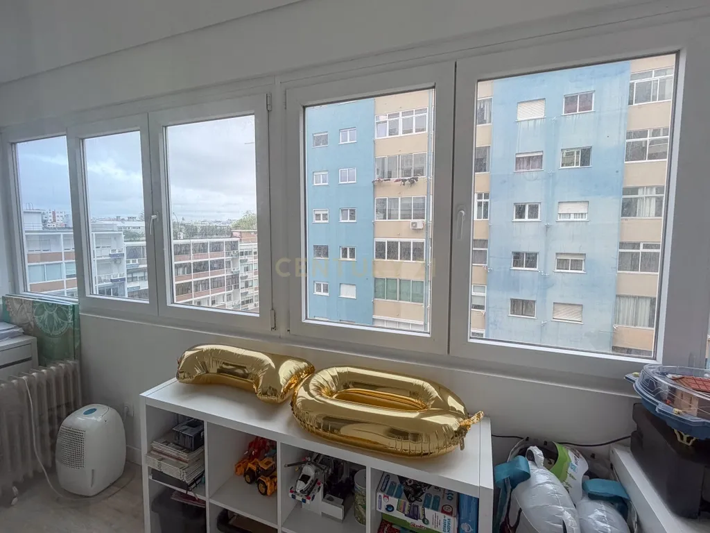 T3 Totalmente Remodelado com Vista Deslumbrante para o Rio Tejo — Cacilhas, Almada - Image 42