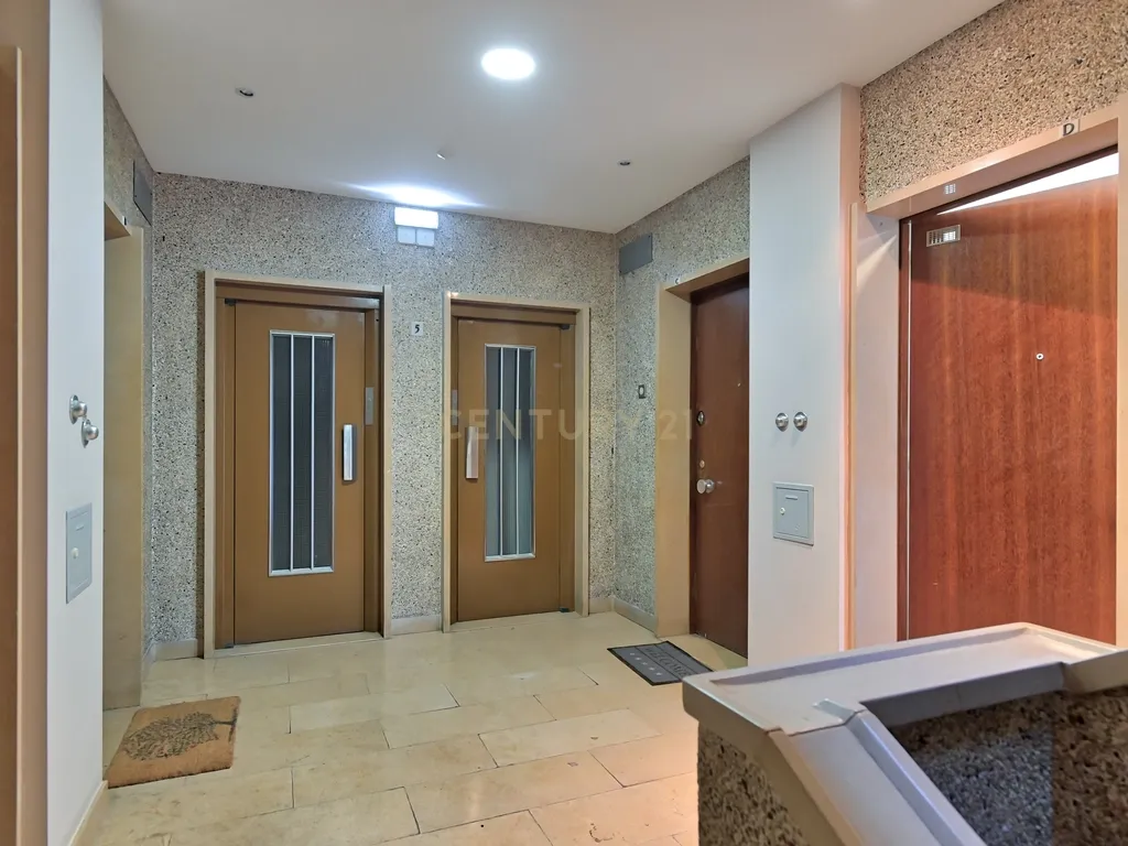 * RESERVADO * Apartamento T2 renovado para arrendamento em São Domingos de Benfica, Lisboa - Image 3