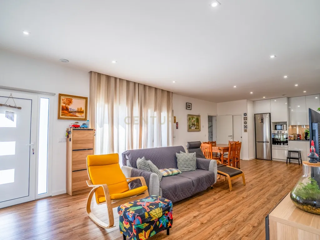 Moradia T3 em Leiria com terraço e churrasqueira - Image 3