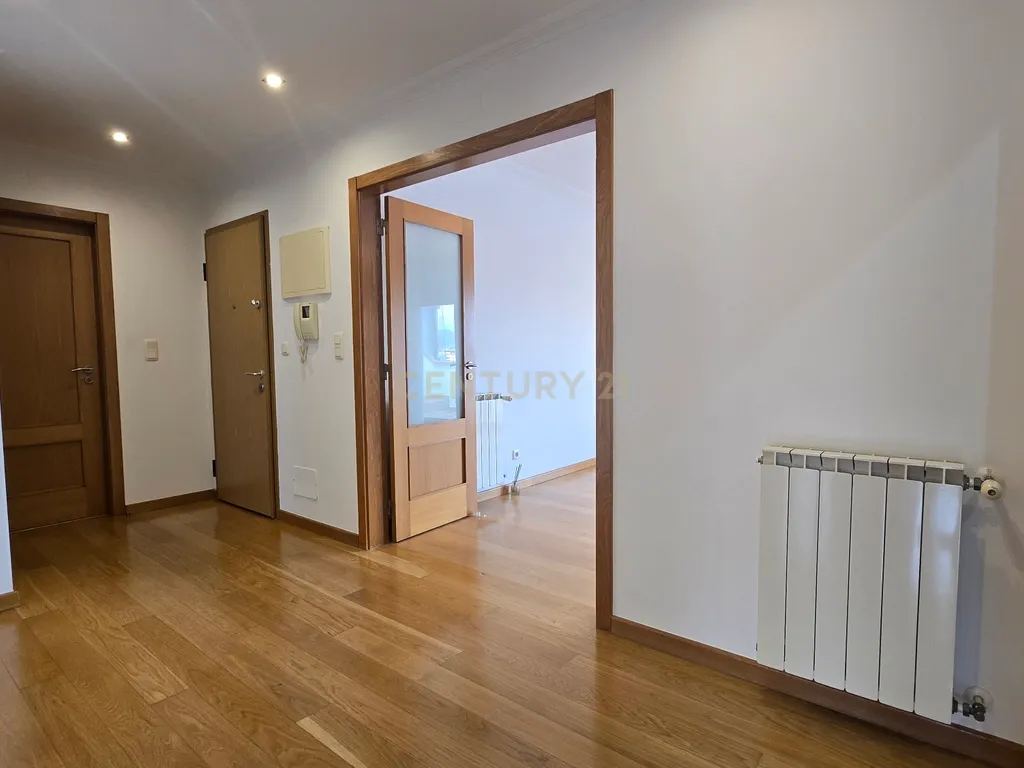 T2 com Box para arrendamento em Porto Salvo, Oeiras - Image 7