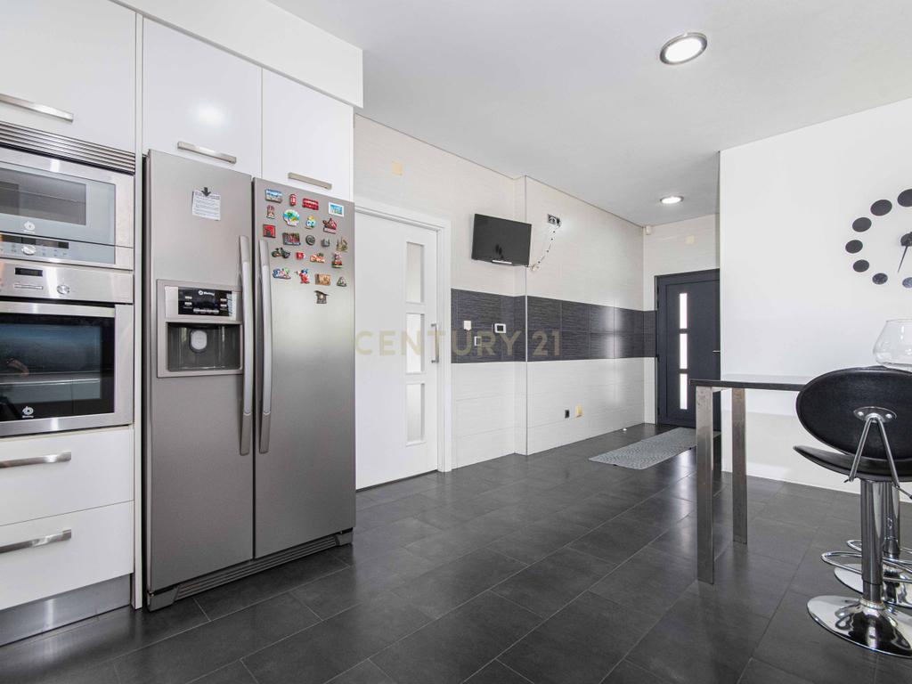 Moradia Térrea T4 no Montijo — Isolada, Moderna e com Piscina - Image 19