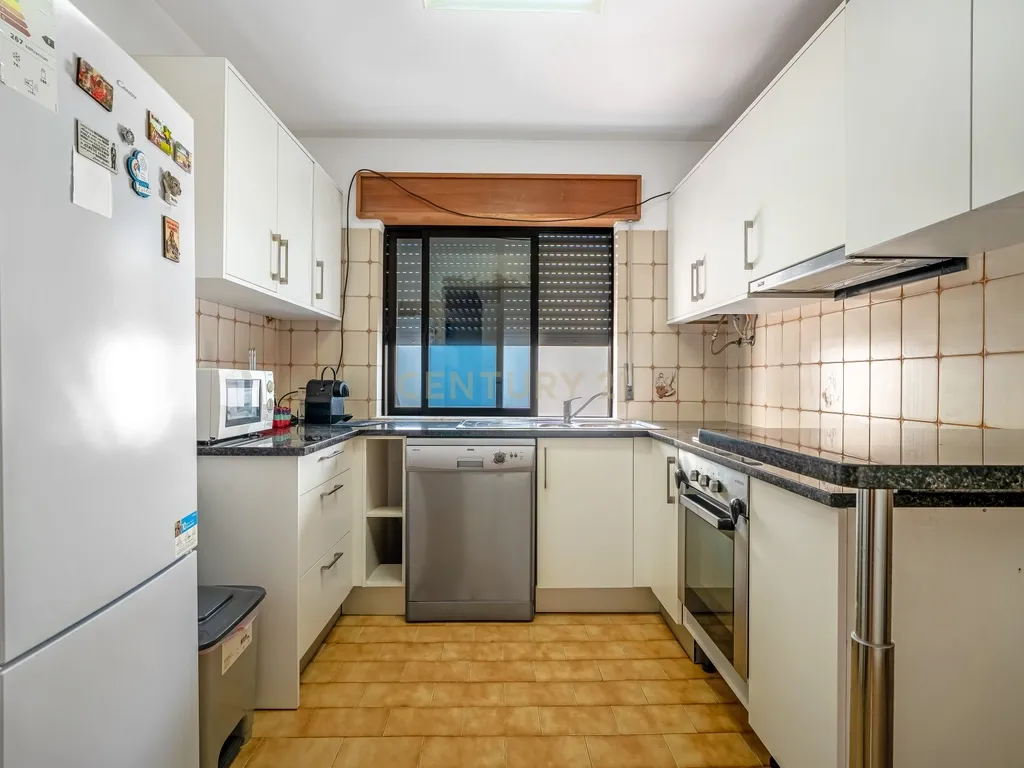 Apartamento T3 de 95m2 no Centro de Alcantarilha - Image 1