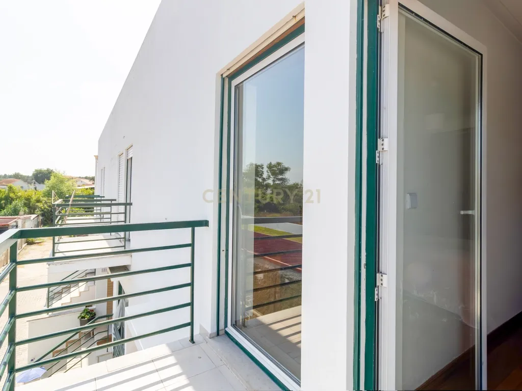 Excelente Moradia T3 , espaço exterior e garagem – Marinha Grande - Image 16