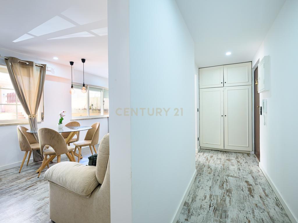 Apartamento T2 Remodelado | Charneca de Caparica - Image 11