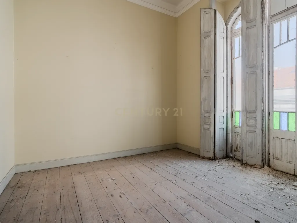 PRÉDIO PARA RECUPERAR, NO CENTRO HISTÓRICO DE PENICHE - Image 8