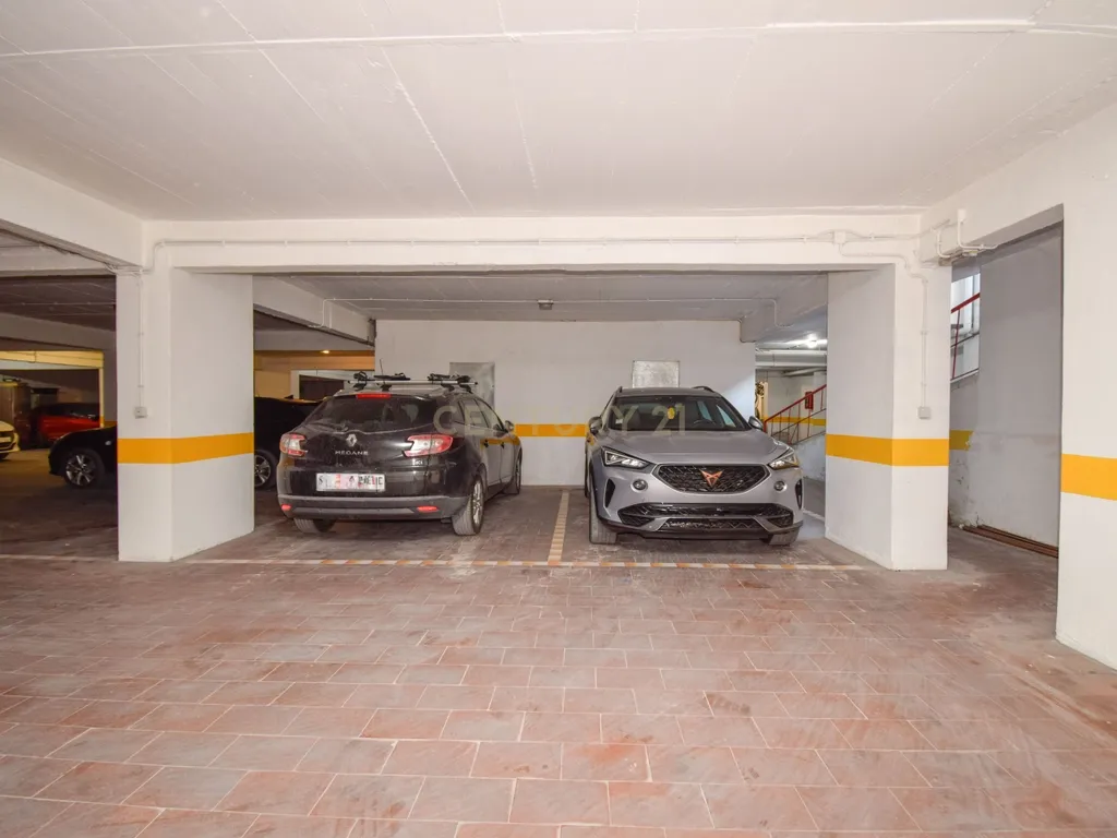 Apartamento T2 com Garagem, Arrecadação e Excelente Luminosidade – Arroja, Odivelas - Image 22
