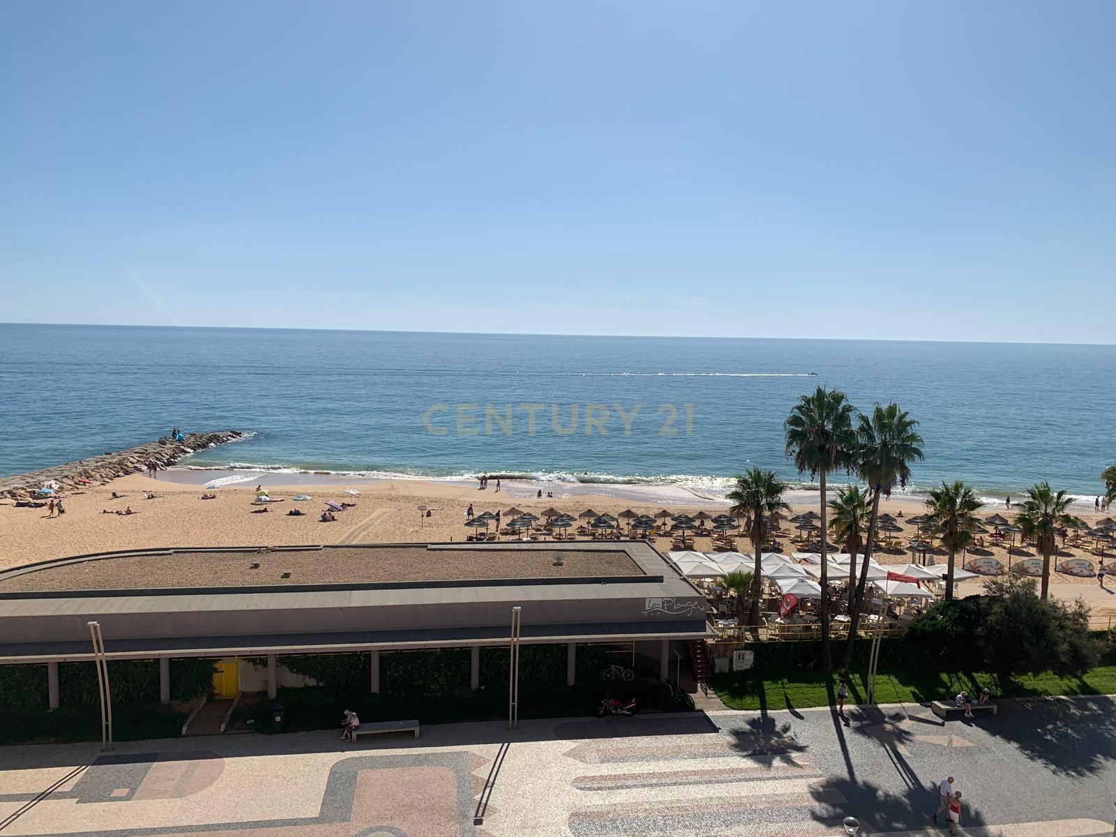 Fotografia 8 de ALERTA INVESTIDORES-Apartamento com Alojamento Local Ativo-Primeira Linha de Mar-Rentabilidade Comprovada