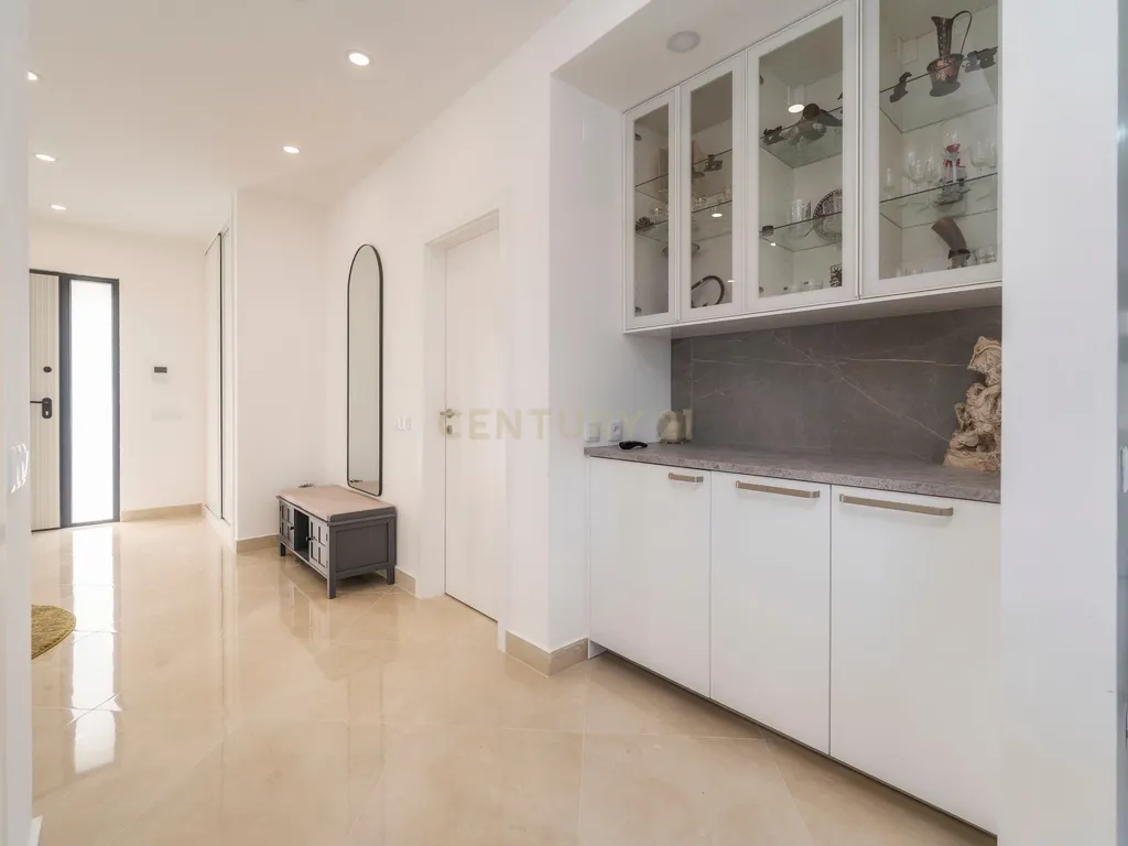 Moradia | Piscina Aquecida | Totalmente Renovada | Gambelas - Image 31