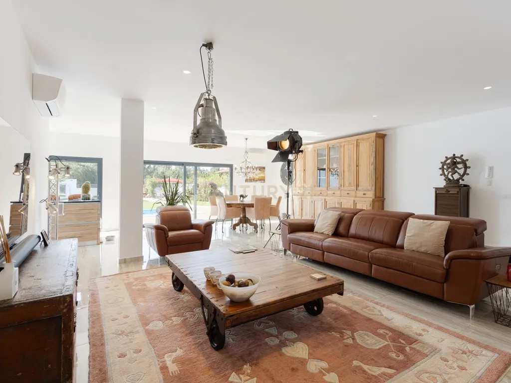 Moradia ultramoderna com 3 quartos: Vida sustentável na Costa da Prata - Image 17