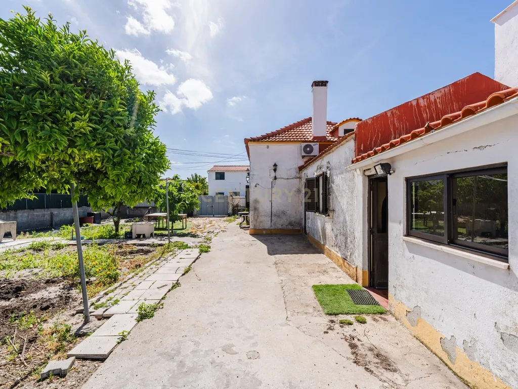 Moradia em lote de 535m² | Fernão Ferro - Image 2