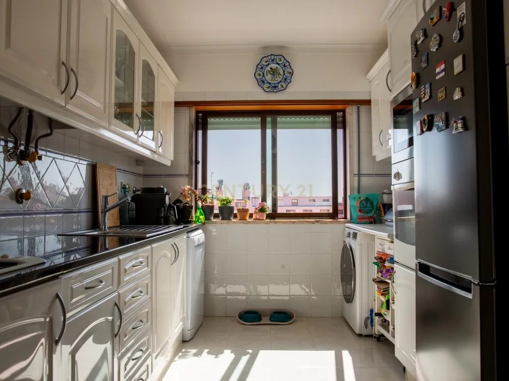 Vende-se T2 S.Marcos c/ arrecadação e vista panorâmica - Image 16