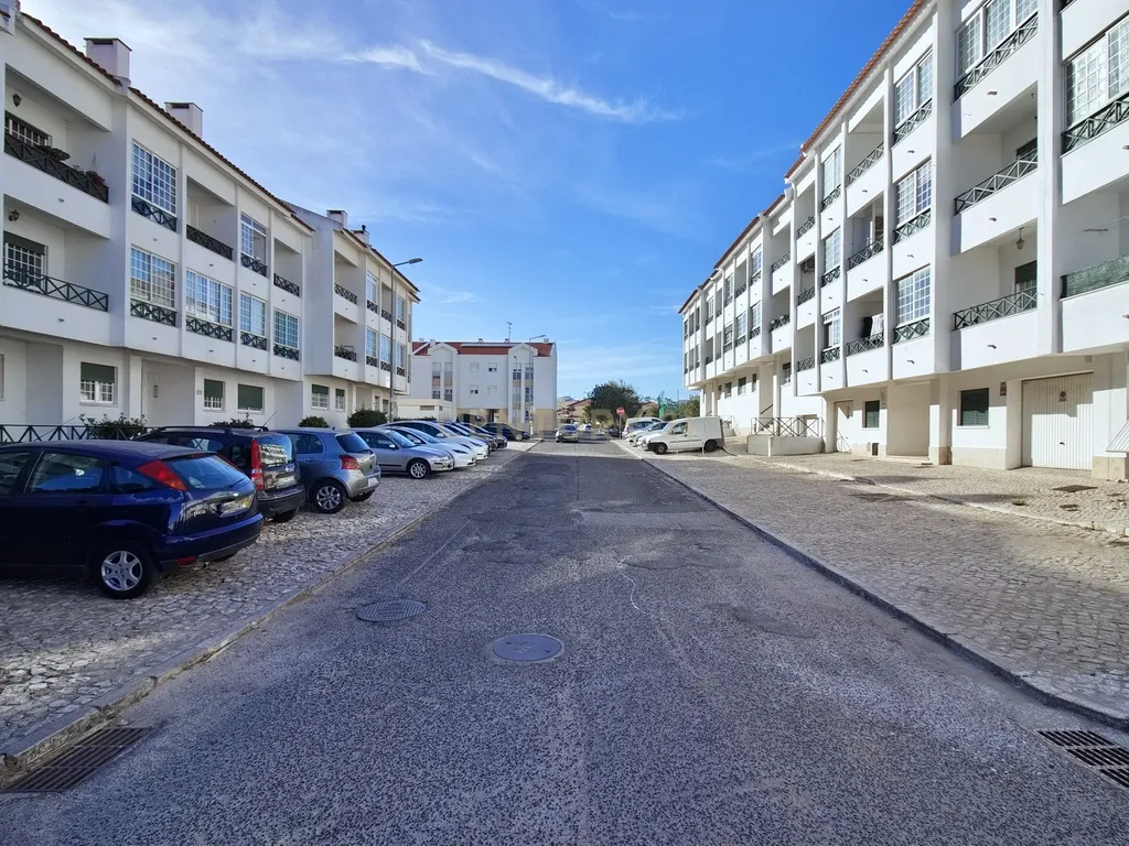 Apartamento Alcabideche com Garagem Box - Image 2