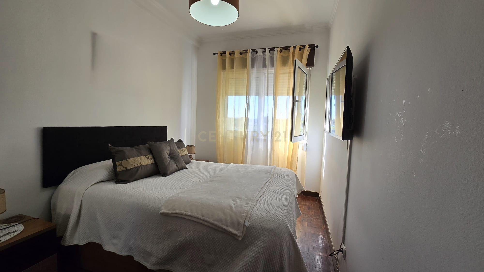 Apartamento T2 no Centro de Corroios – Excelente Localização! - Image 12