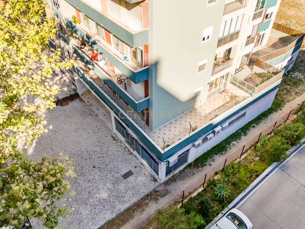 Espetacular Apartamento T5 com Terraço e Garagem, em São Domingos de Benfica, Lisboa - Image 47
