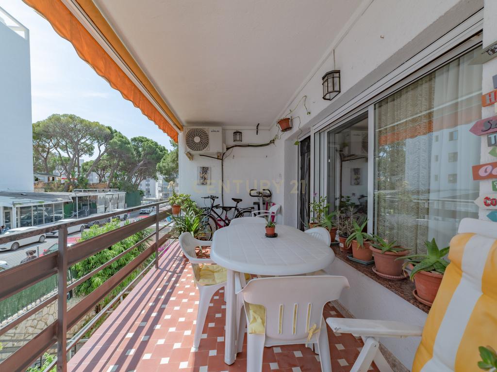 Oportunidade de Investimento em Salou – Apartamento com Licença Turística e Duas Varandas - Image 17