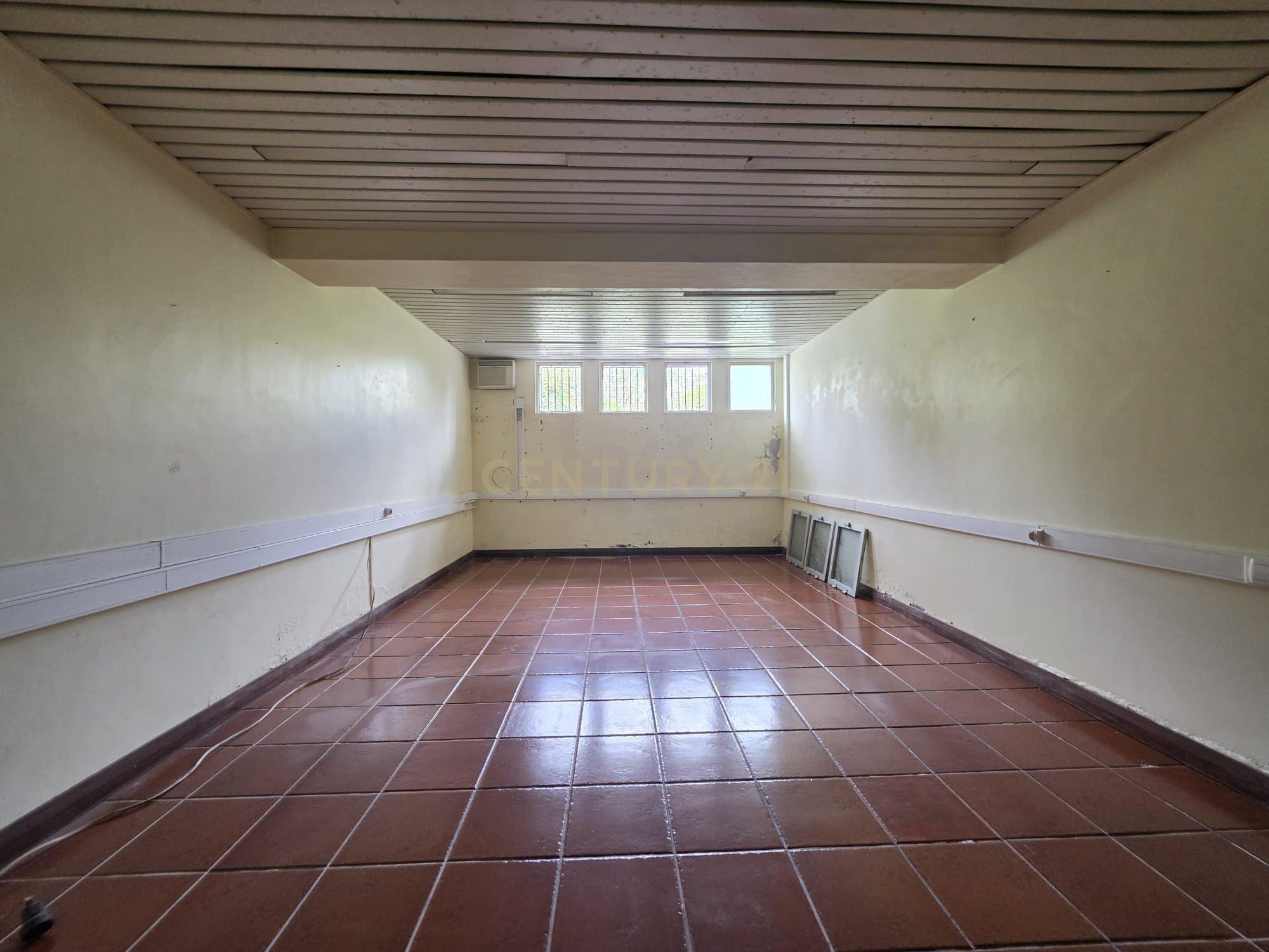 Fotografia 12 de Espaço Comercial | 111 m² | Rua de Lisboa | Excelente Localização