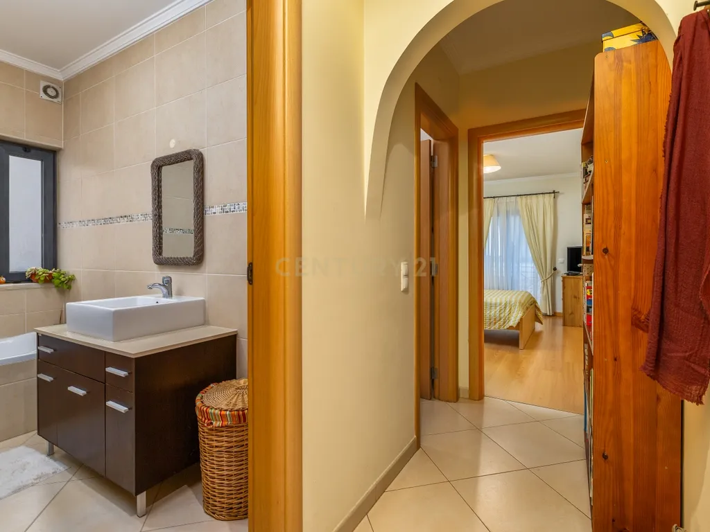 Apartamento T3 com vista mar em Faro - Image 3