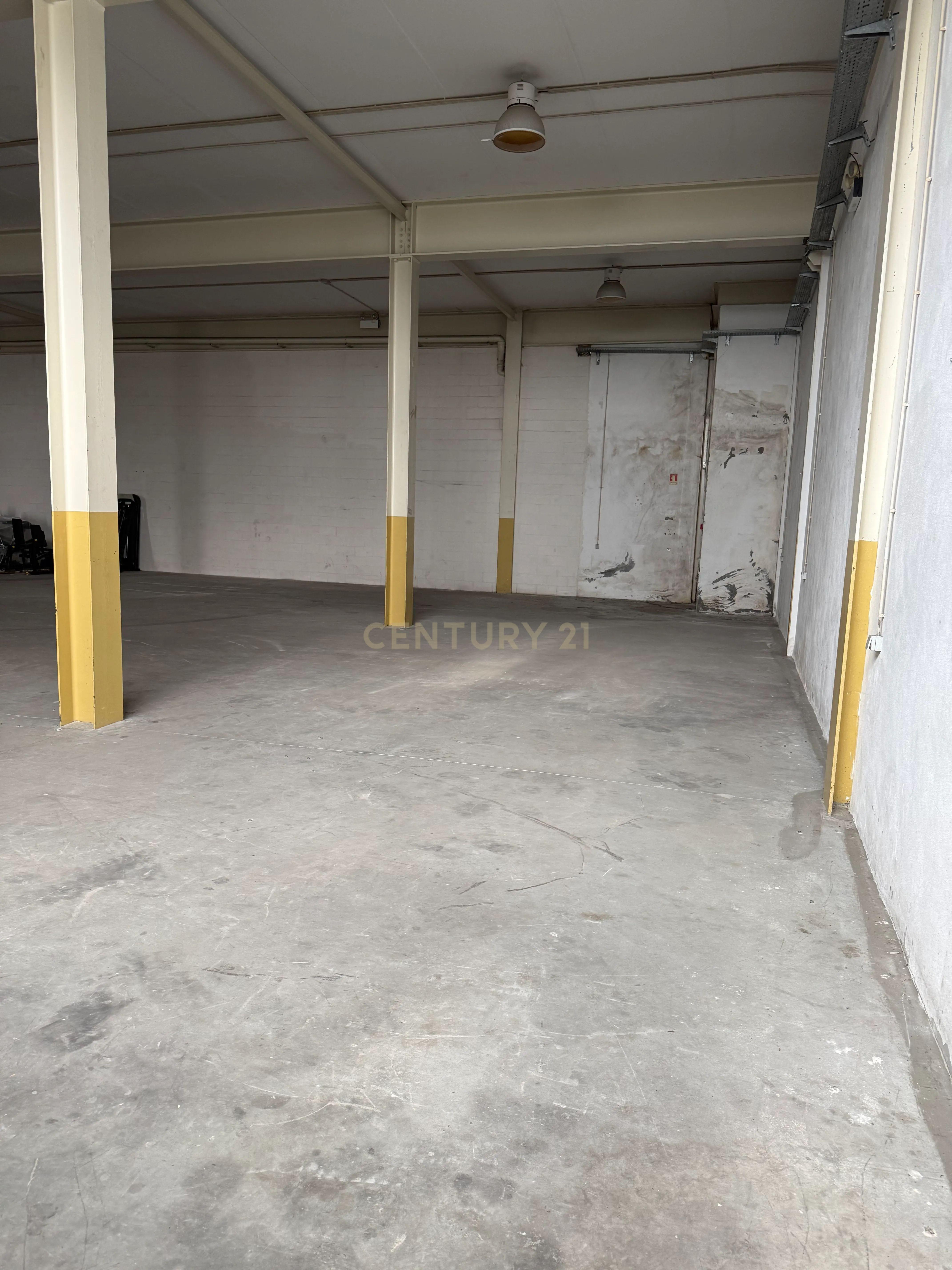 Fotografia 7 de Armazém de 1.000 m² | 2 Pisos | Elevado Potencial de Rentabilidade