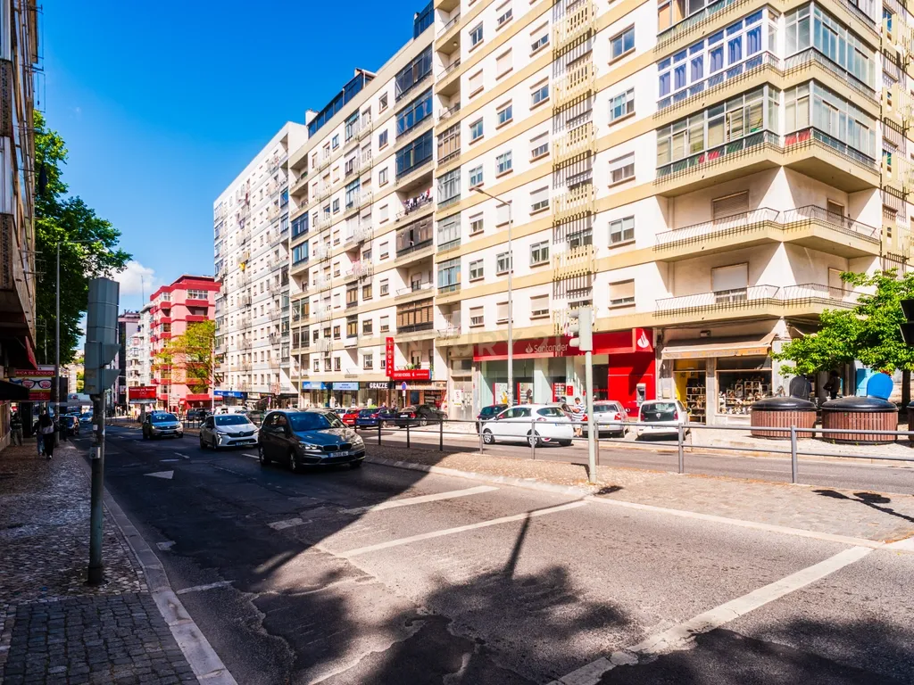 Apartamento T0, com Terraço, Agualva Cacém - Image 17