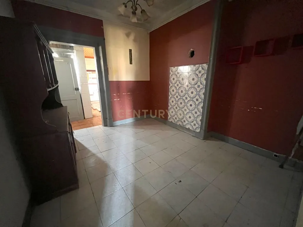Prédio com terreno para construção e 3 Casas com frente para 2 ruas - Image 10