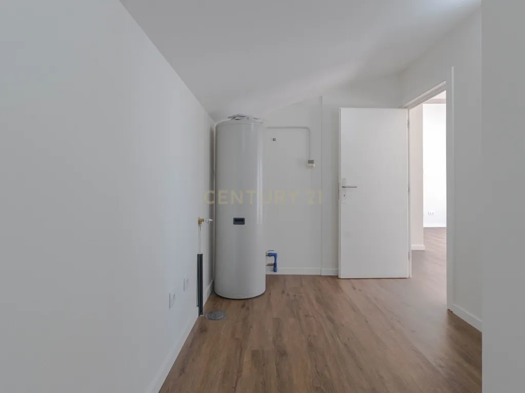 T4 Duplex com vista mar em Espinho - Image 36