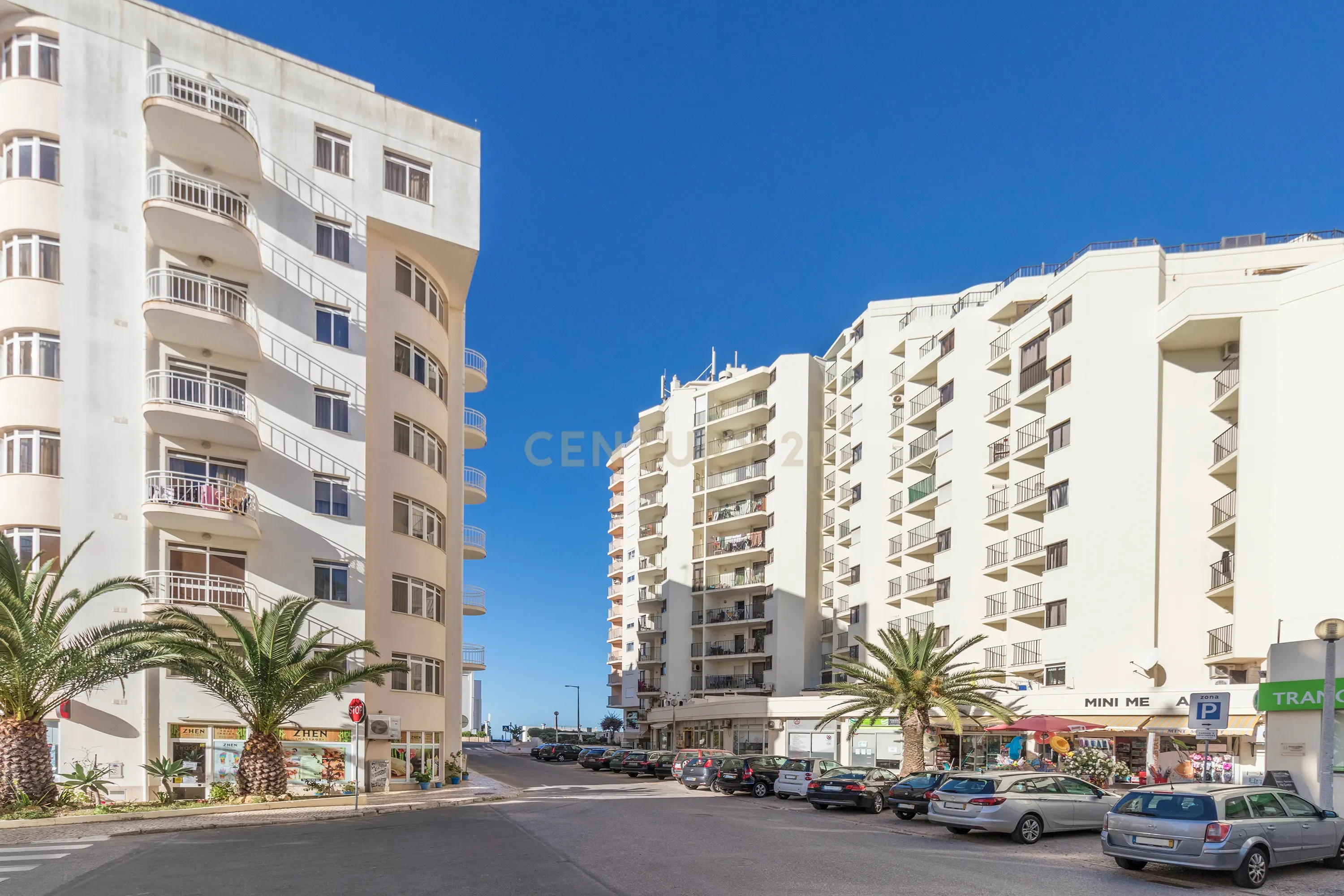 Fotografia 10 de T1 com Vista Mar e Garagem a 30m da Praia