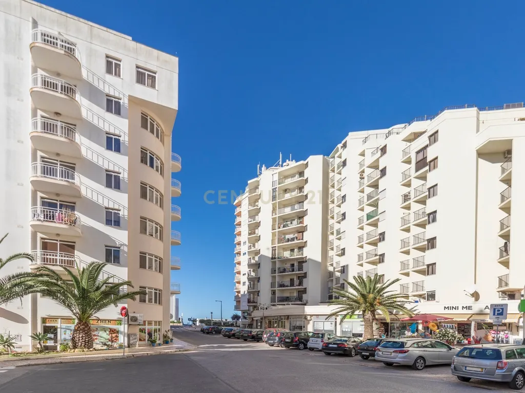 T1 com Vista Mar e Garagem a 30m da Praia - Image 10