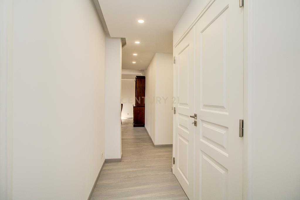 ARRENDA APARTAMENTO T2 -86 M2- COM ELEVADOR, EM MIRAFLORES, LINDA-A-VELHA - Image 6