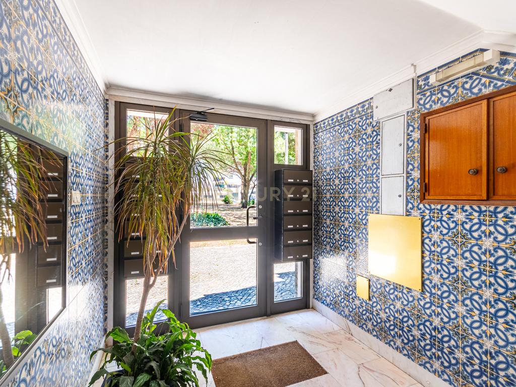 Apartamento T2 Junqueiro - Carcavelos - Cascais com varanda - Image 18