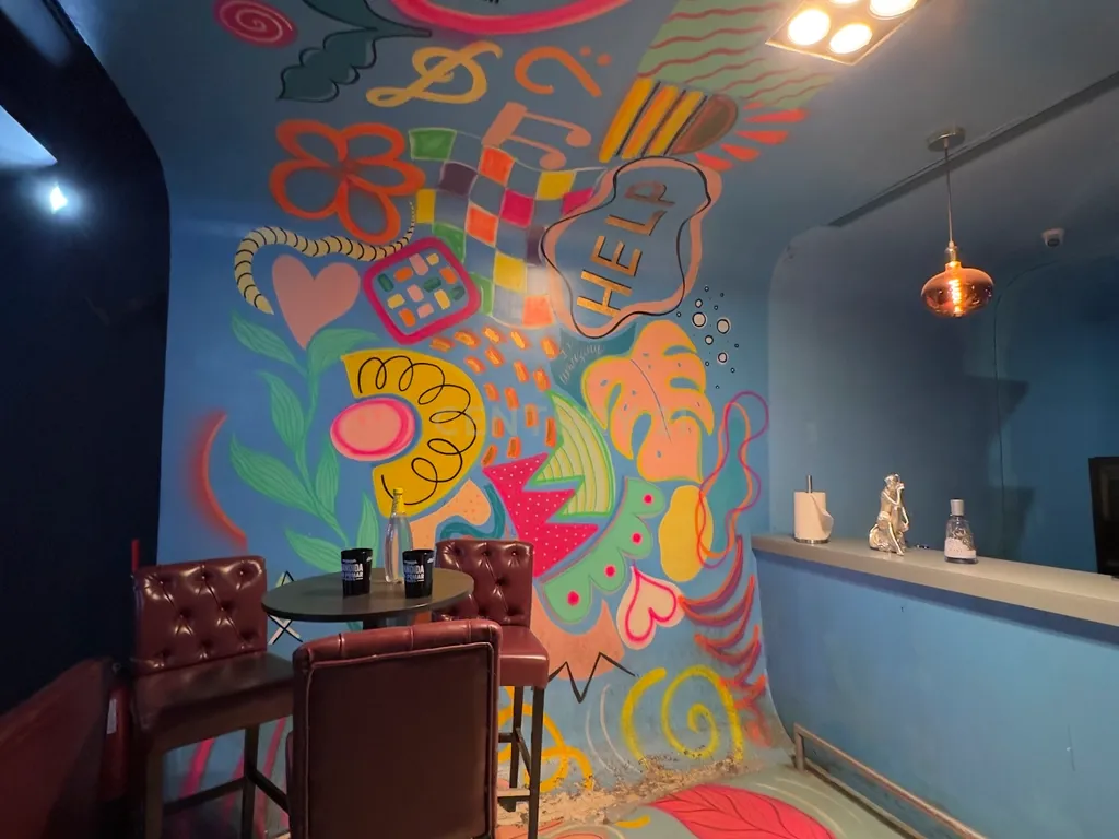 Largo de Santos | Espaço Comercial / Bar / Cafetaria — Sem Trespasse e Pronto a Abrir - Image 22