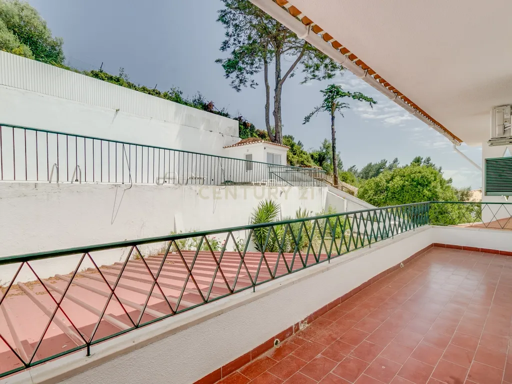 Moradia tradicional com 6 quartos, vista mar e piscina – Jardins da Parede - Image 36