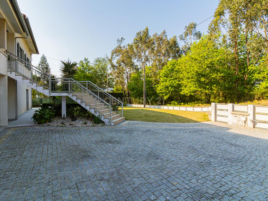 Moradia T4 Independente com Piscina, em Fiscal Amares - Image 49