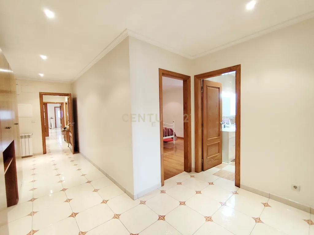 Luxuosa Moradia em Vale de Anta, Chaves - 4 Quartos e Piscina - Image 10