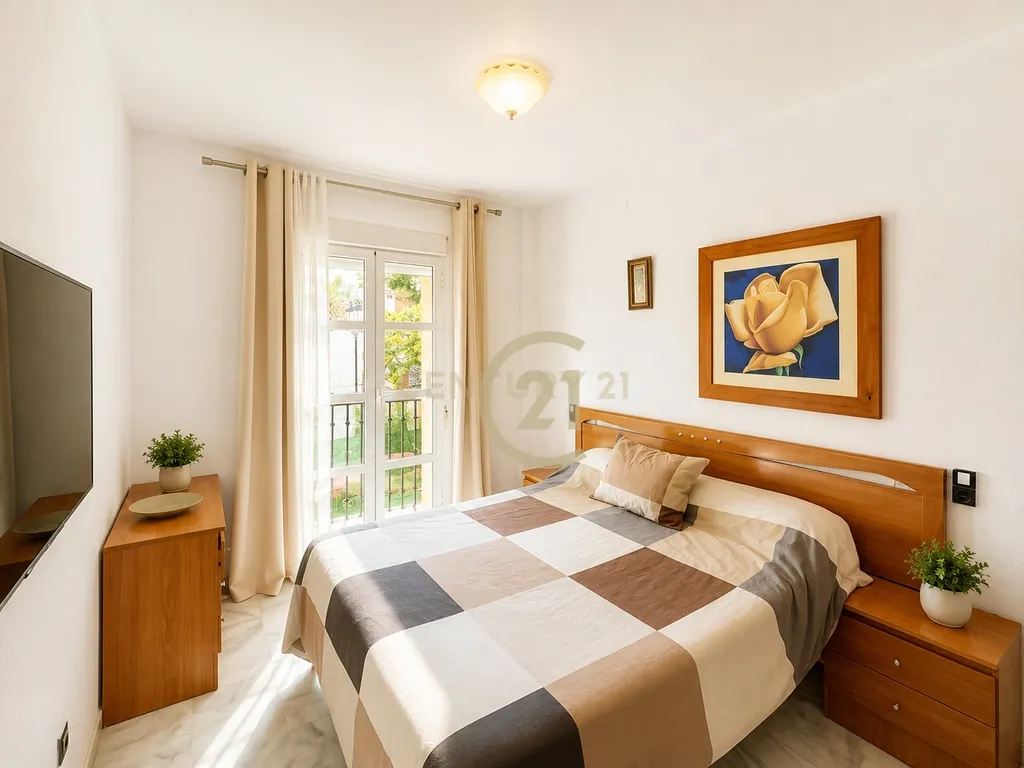 Apartamento Luminoso com Terraço e Garagem a 400 Metros da Praia em Fuengirola - Image 12