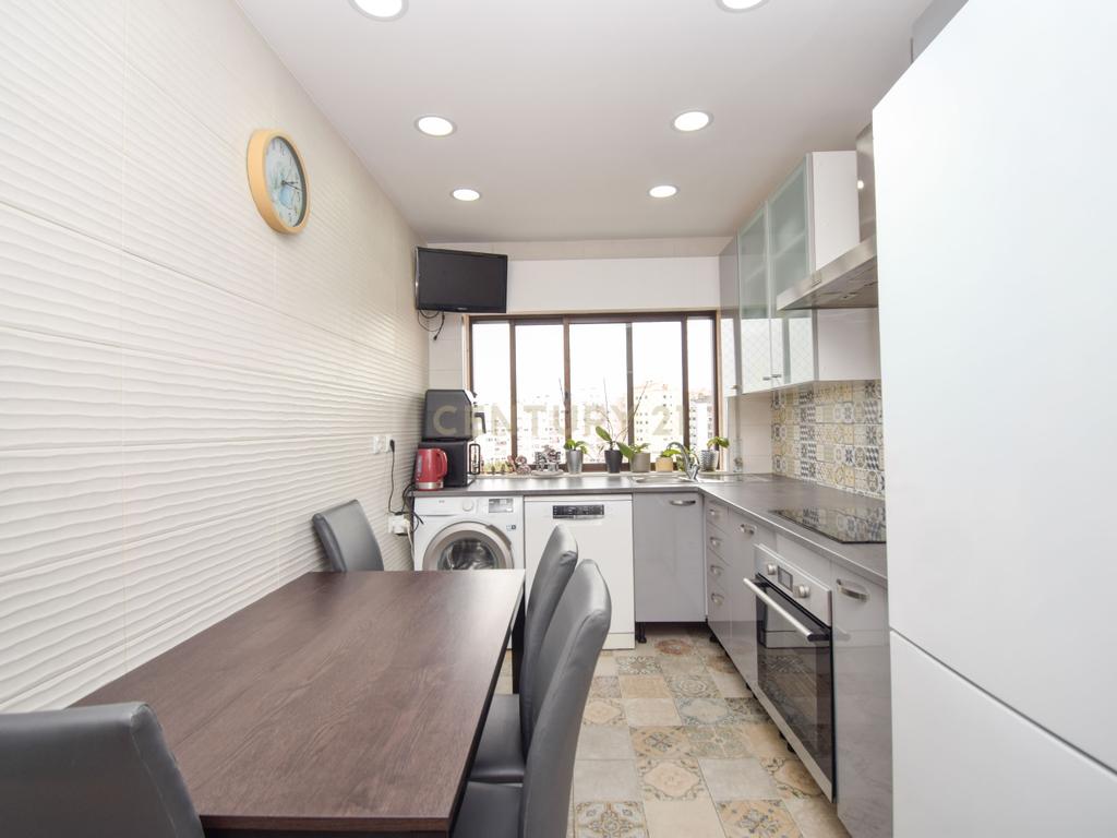 T2 totalmente remodelado em São Marcos com vista desafogada - Image 16