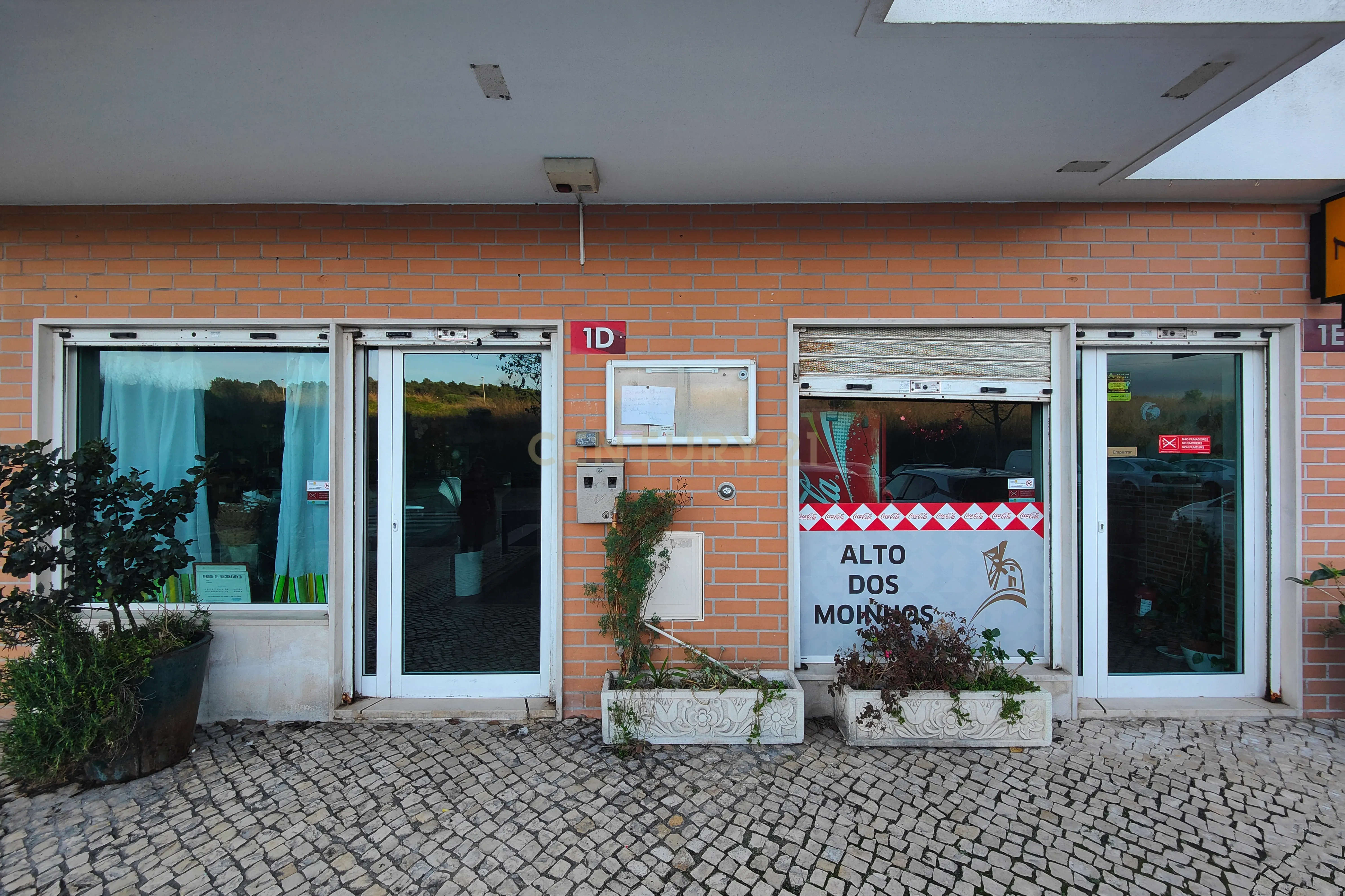Espaço comercial à venda, Urbanização Serra das Brancas, Alto dos Moinhos. - Image 4