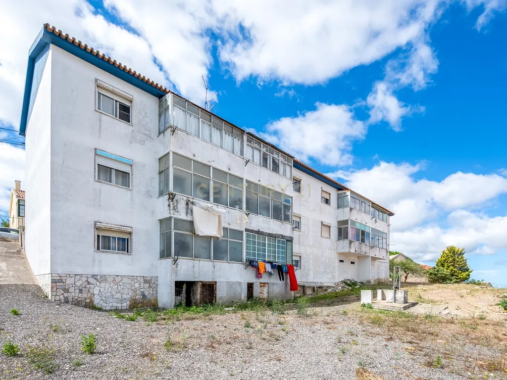 Prédio com 2 Apartamentos - Sabugo (Almargem do Bispo) - Image 4