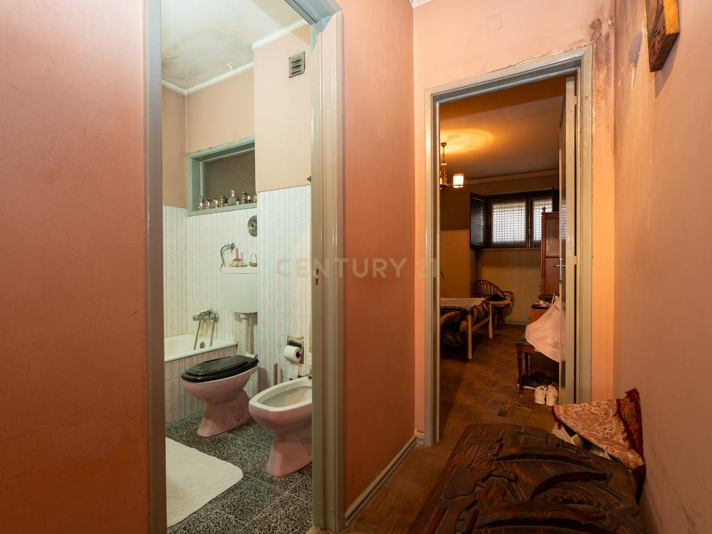 Apartamento de tipologia T3, com cerca de 115 m2, 2 WC, despensa, localizado numa das artérias principais da cidade de Odivelas, mais concretamente na Rua Professor Dr. Augusto Abreu Lopes. - Image 22