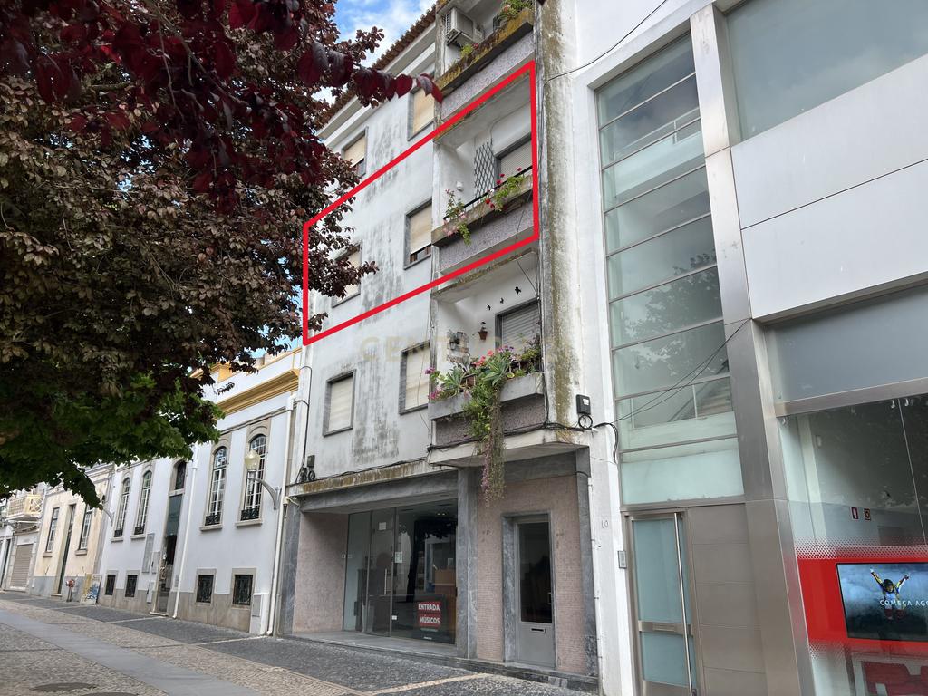 Apartamento T2, Centro de Beja, 74 m2, duas varandas, Arrendado - Image 2