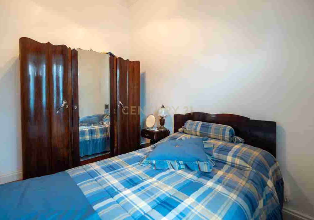 Moradia T4 em Santa Clara - Image 11