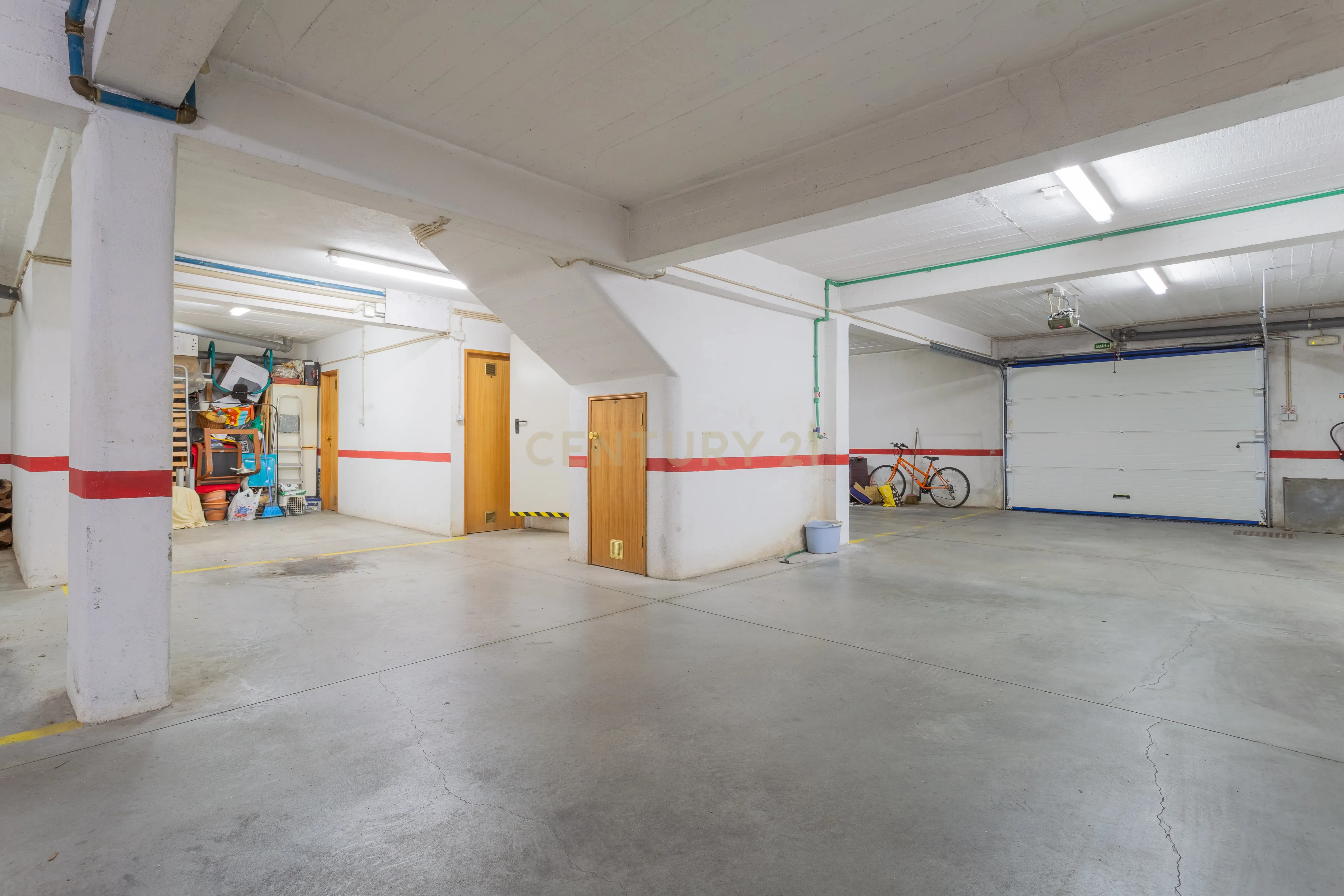 Apartamento T2 na Quinta do Anjo, Setúbal, com Estacionamento e Piscina Comum - Image 20